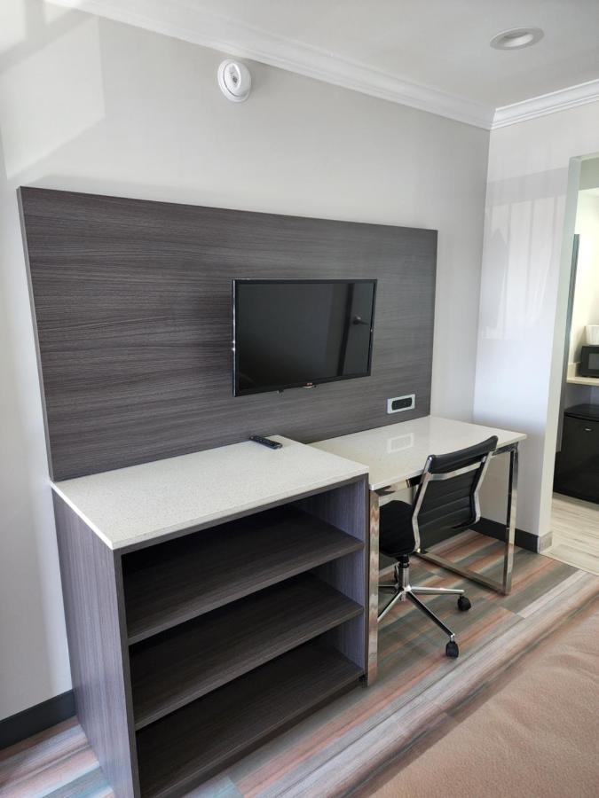 Travelodge Inn & Suites By Wyndham Fullerton Eksteriør billede