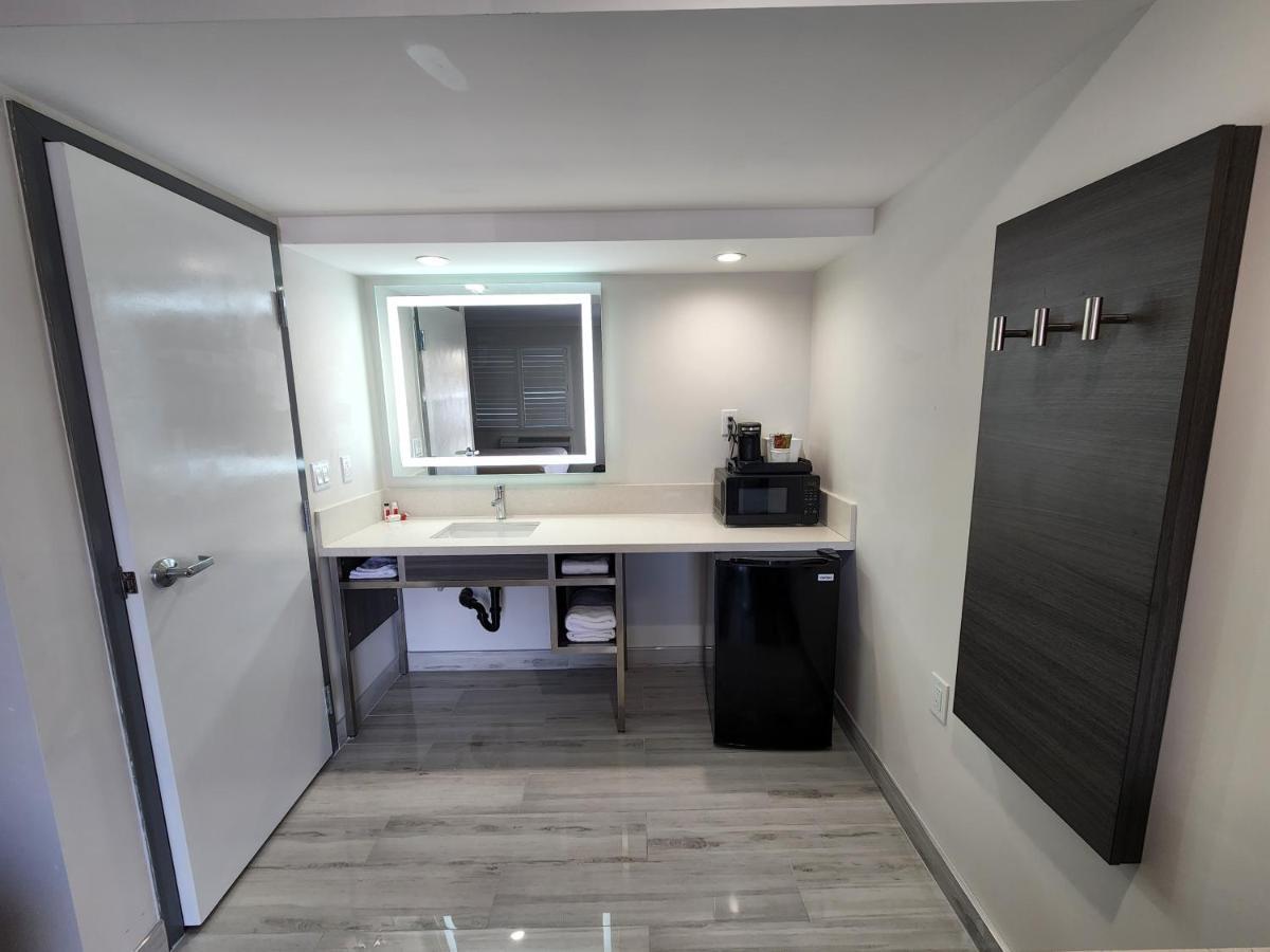Travelodge Inn & Suites By Wyndham Fullerton Eksteriør billede