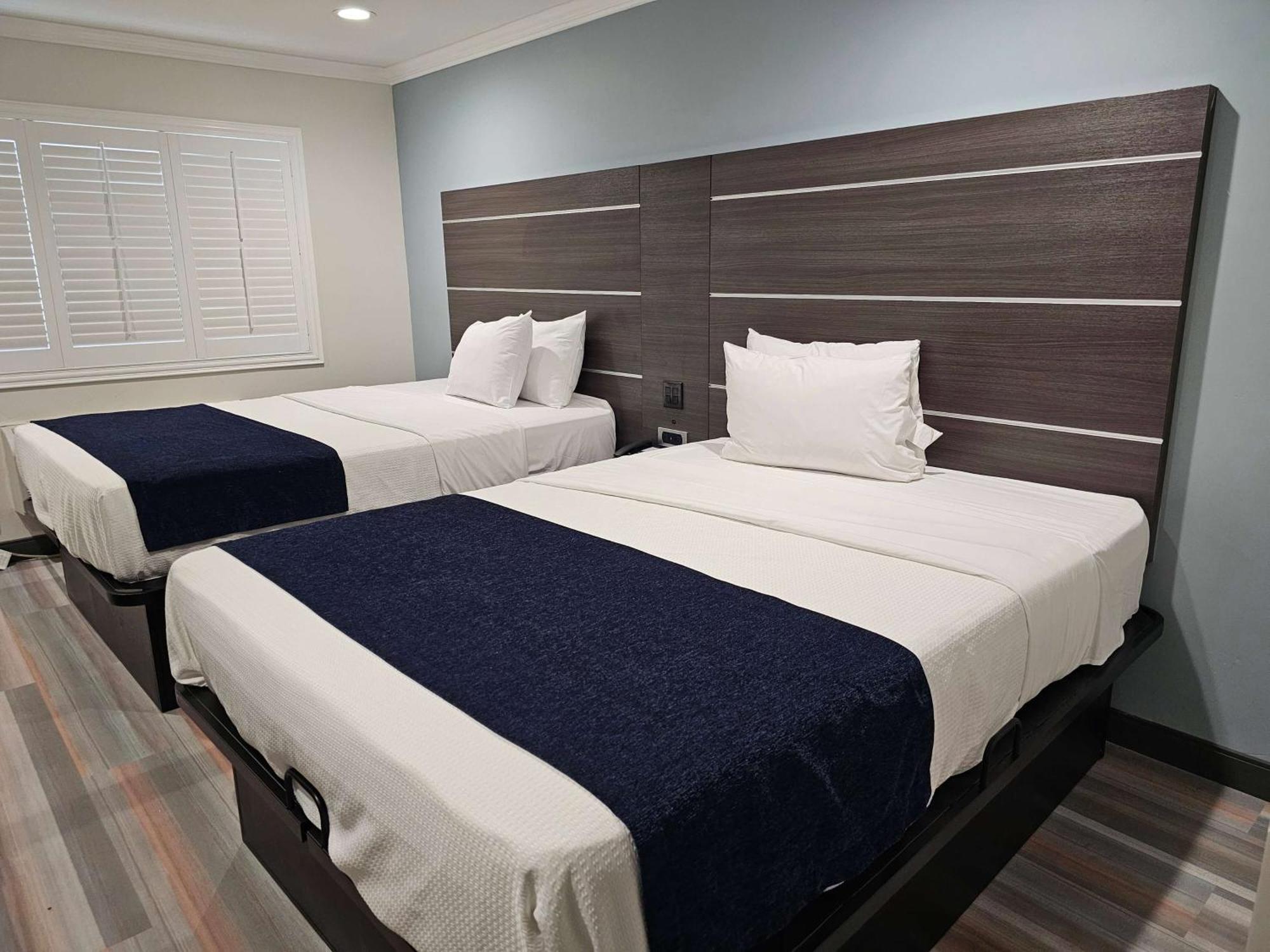 Travelodge Inn & Suites By Wyndham Fullerton Eksteriør billede